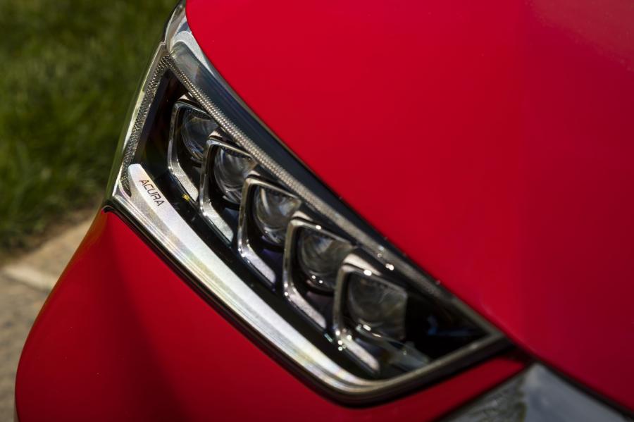Детали экстерьера Acura TLX SH-AWD 2017 года  (фото 27 из 36)